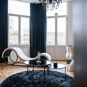 https://the-rabbit-hole-antwerp-adult-playroom.hotelsghent.com