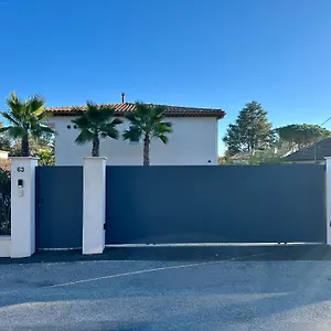 https://luxurious-and-spacious-apartment-in-roquefort-les-pins.fr-provencehotel.com